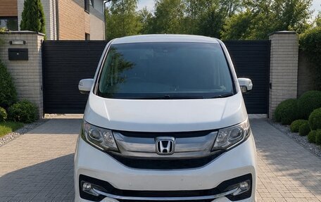 Honda Stepwgn IV, 2016 год, 1 615 000 рублей, 2 фотография