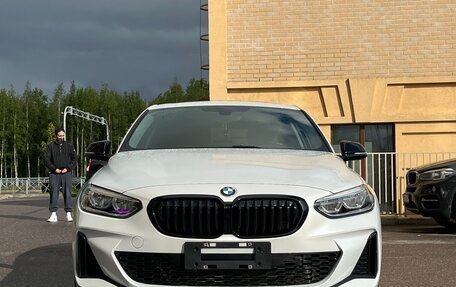 BMW 1 серия, 2023 год, 1 670 000 рублей, 2 фотография