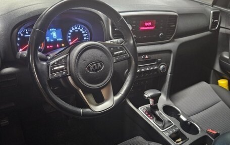KIA Sportage IV рестайлинг, 2019 год, 2 300 000 рублей, 10 фотография