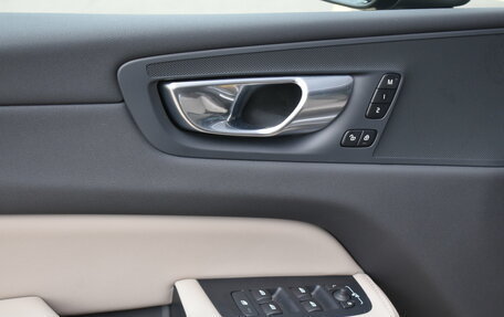 Volvo XC60 II, 2025 год, 5 990 000 рублей, 19 фотография