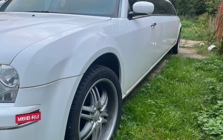 Chrysler 300C II, 2004 год, 730 000 рублей, 3 фотография