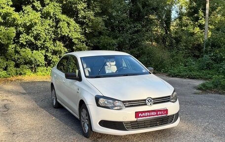 Volkswagen Polo VI (EU Market), 2013 год, 900 000 рублей, 1 фотография