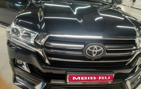 Toyota Land Cruiser 200, 2019 год, 6 700 000 рублей, 2 фотография