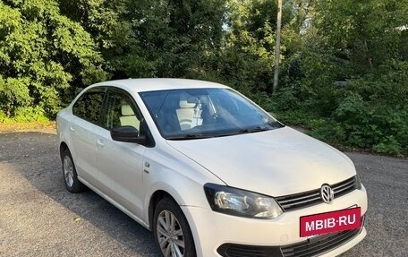 Volkswagen Polo VI (EU Market), 2013 год, 900 000 рублей, 2 фотография