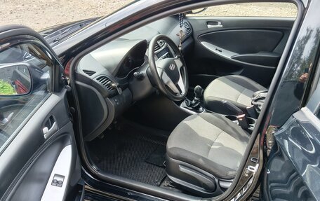 Hyundai Solaris II рестайлинг, 2012 год, 700 000 рублей, 9 фотография