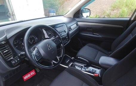 Mitsubishi Outlander III рестайлинг 3, 2017 год, 1 760 000 рублей, 6 фотография
