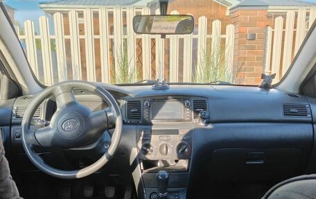 Toyota Corolla, 2004 год, 550 000 рублей, 2 фотография