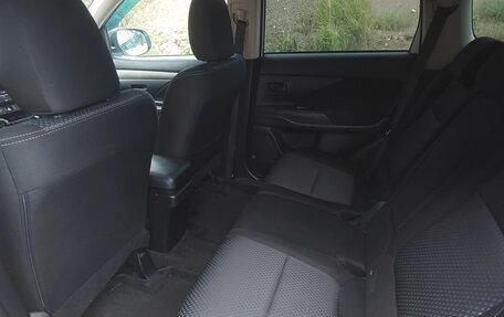 Mitsubishi Outlander III рестайлинг 3, 2017 год, 1 760 000 рублей, 7 фотография
