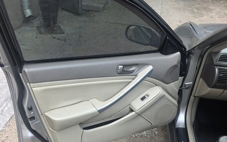 Nissan Skyline, 2002 год, 600 000 рублей, 18 фотография