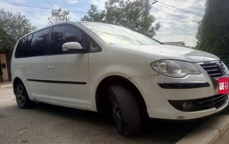 Volkswagen Touran III, 2008 год, 500 000 рублей, 1 фотография