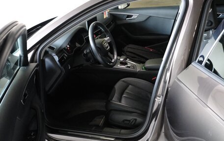 Audi A4, 2018 год, 2 250 000 рублей, 28 фотография