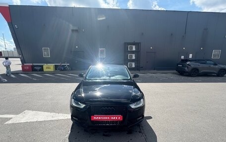 Audi A4, 2012 год, 900 000 рублей, 2 фотография