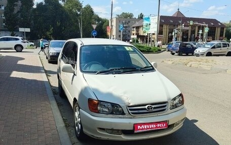 Toyota Ipsum II, 1998 год, 400 000 рублей, 1 фотография