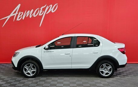 Renault Logan II, 2022 год, 1 215 000 рублей, 2 фотография