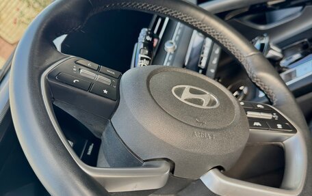 Hyundai Elantra, 2023 год, 2 090 000 рублей, 16 фотография