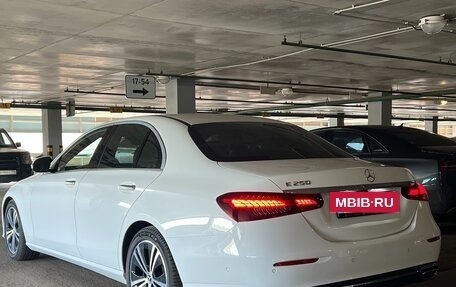 Mercedes-Benz E-Класс, 2020 год, 3 950 000 рублей, 5 фотография