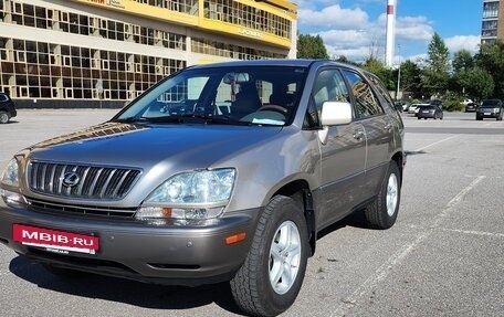 Lexus RX IV рестайлинг, 2002 год, 680 000 рублей, 2 фотография