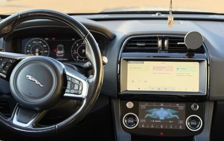Jaguar F-Pace, 2018 год, 2 570 000 рублей, 15 фотография