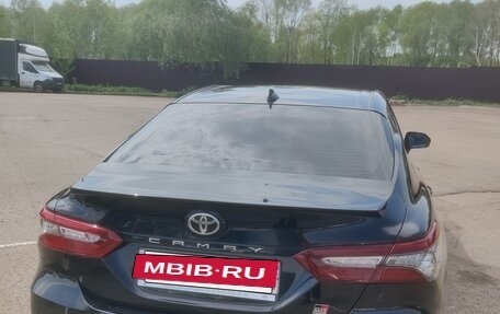 Toyota Camry, 2021 год, 3 500 000 рублей, 2 фотография