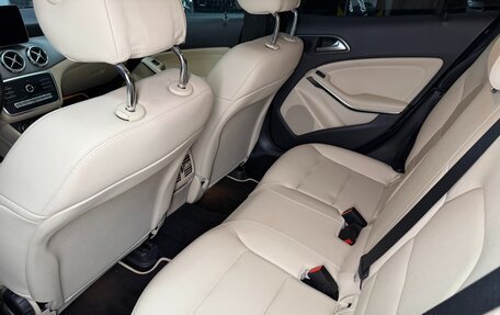 Mercedes-Benz GLA, 2019 год, 1 950 000 рублей, 13 фотография