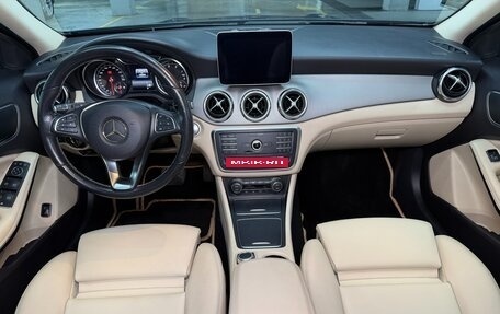 Mercedes-Benz GLA, 2019 год, 1 950 000 рублей, 11 фотография