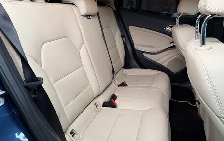 Mercedes-Benz GLA, 2019 год, 1 950 000 рублей, 17 фотография