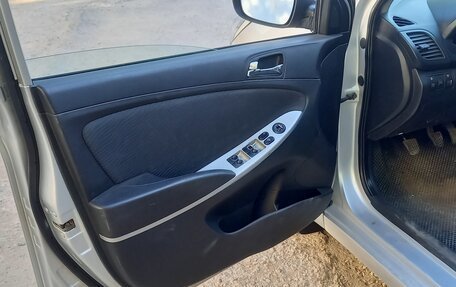 Hyundai Solaris II рестайлинг, 2012 год, 615 000 рублей, 8 фотография