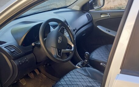 Hyundai Solaris II рестайлинг, 2012 год, 615 000 рублей, 7 фотография