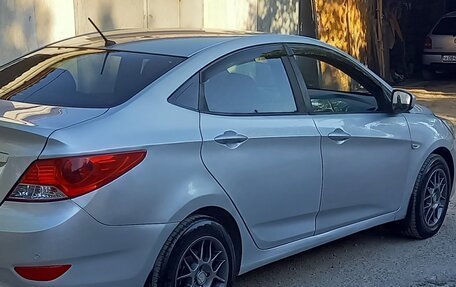 Hyundai Solaris II рестайлинг, 2012 год, 615 000 рублей, 3 фотография