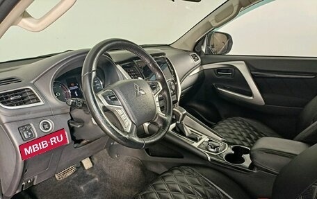 Mitsubishi Pajero Sport III рестайлинг, 2018 год, 2 799 000 рублей, 12 фотография