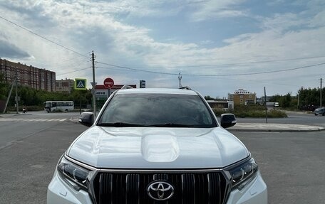 Toyota Land Cruiser Prado 150 рестайлинг 2, 2021 год, 7 000 000 рублей, 2 фотография