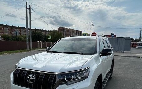 Toyota Land Cruiser Prado 150 рестайлинг 2, 2021 год, 7 000 000 рублей, 3 фотография