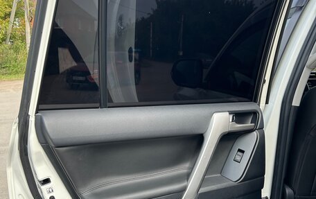 Toyota Land Cruiser Prado 150 рестайлинг 2, 2021 год, 7 000 000 рублей, 20 фотография