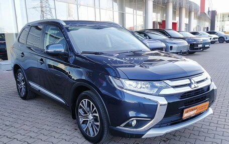 Mitsubishi Outlander III рестайлинг 3, 2018 год, 1 829 000 рублей, 4 фотография
