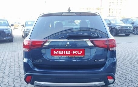 Mitsubishi Outlander III рестайлинг 3, 2018 год, 1 829 000 рублей, 5 фотография