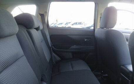 Mitsubishi Outlander III рестайлинг 3, 2018 год, 1 829 000 рублей, 23 фотография