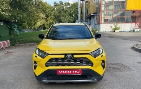 Toyota RAV4, 2019 год, 3 500 000 рублей, 1 фотография