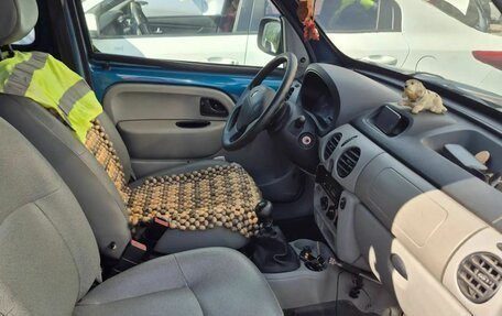 Renault Kangoo II рестайлинг, 2004 год, 375 000 рублей, 21 фотография