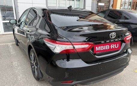 Toyota Camry, 2019 год, 2 550 000 рублей, 4 фотография