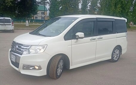 Honda Stepwgn IV, 2013 год, 1 350 000 рублей, 2 фотография