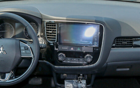 Mitsubishi Outlander III рестайлинг 3, 2022 год, 2 580 000 рублей, 7 фотография