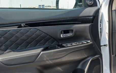 Mitsubishi Outlander III рестайлинг 3, 2022 год, 2 580 000 рублей, 13 фотография