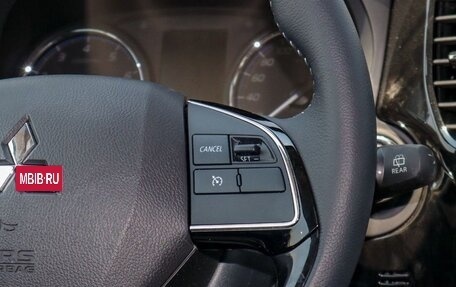 Mitsubishi Outlander III рестайлинг 3, 2022 год, 2 580 000 рублей, 16 фотография