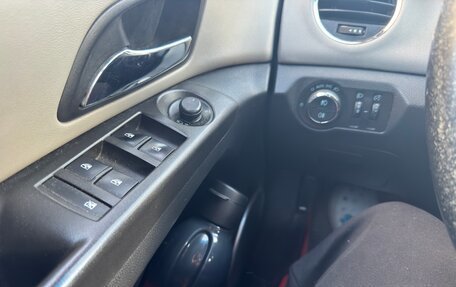 Chevrolet Cruze II, 2013 год, 900 000 рублей, 5 фотография