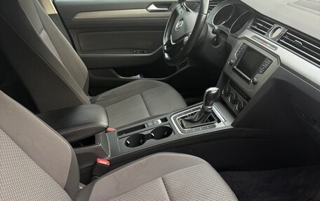 Volkswagen Passat B8 рестайлинг, 2017 год, 1 750 000 рублей, 15 фотография