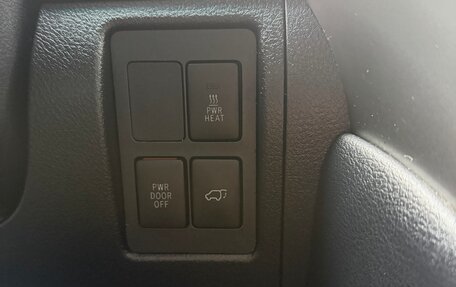 Toyota Land Cruiser 200, 2013 год, 2 950 000 рублей, 12 фотография