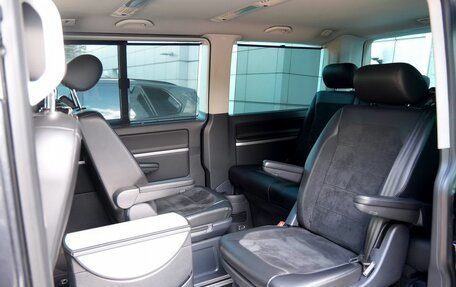 Volkswagen Multivan T6 рестайлинг, 2018 год, 4 300 000 рублей, 10 фотография