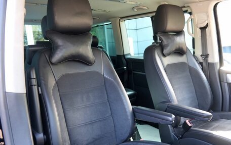 Volkswagen Multivan T6 рестайлинг, 2018 год, 4 300 000 рублей, 9 фотография