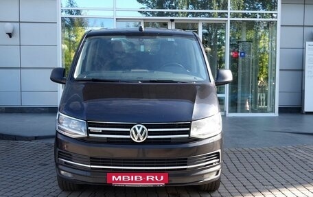 Volkswagen Multivan T6 рестайлинг, 2018 год, 4 300 000 рублей, 3 фотография