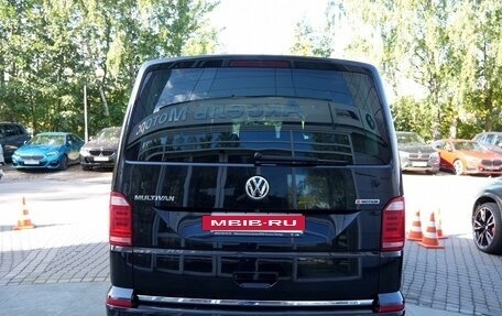 Volkswagen Multivan T6 рестайлинг, 2018 год, 4 300 000 рублей, 4 фотография